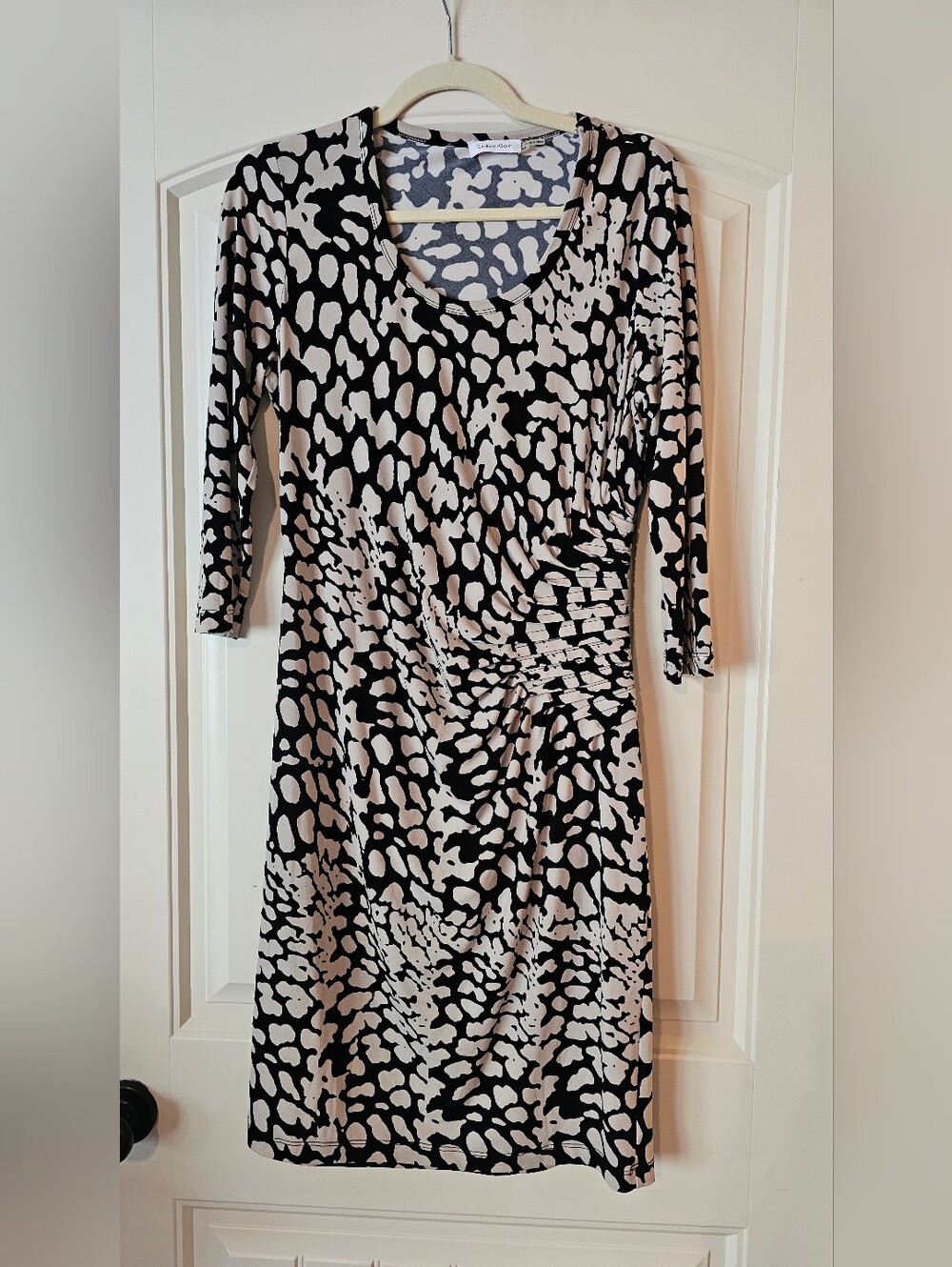 Women’s Black and Cream Printed Ruched Waist Dress